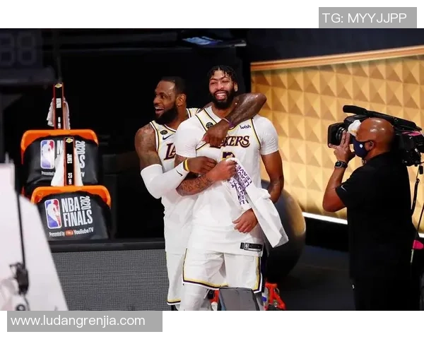 湖人热火总决赛G6精彩回放分析与赛后点评全景呈现